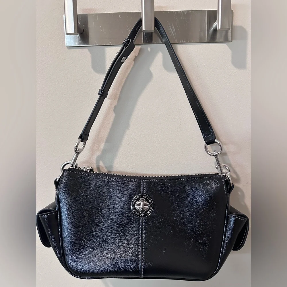 Marc Jacobs Signet Turnlock Leather Shoulder Bag –  NWOT ✨ Retail: $458 - Picture 14 of 15